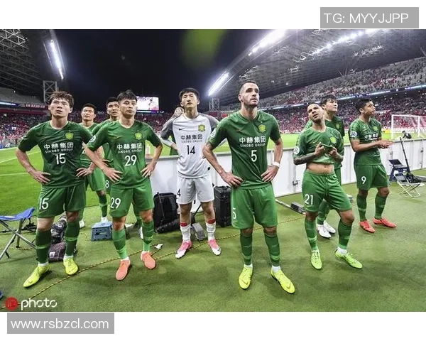 足球明星背后的故事与成就排名揭示他们的成长历程与人生轨迹